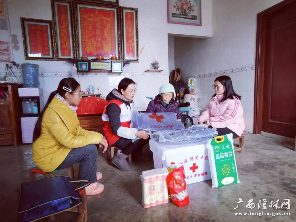 走访慰问地中海贫血儿童家庭