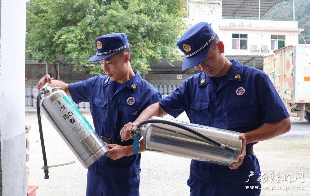 检查灭火器