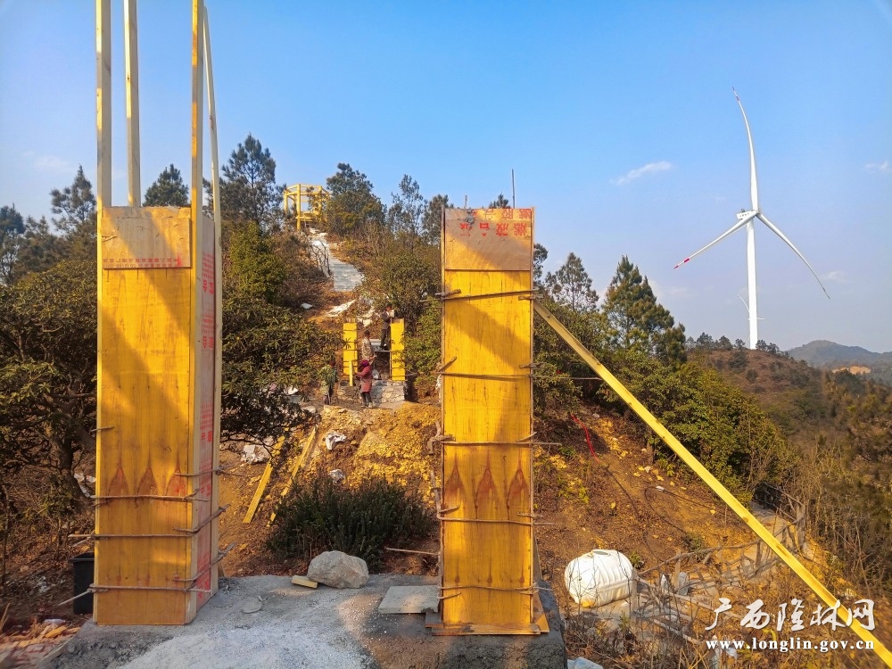 建设中的凉亭