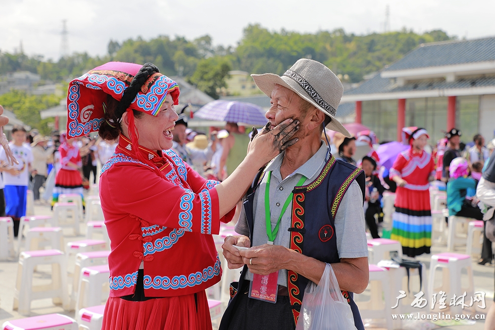 抹黑脸1
