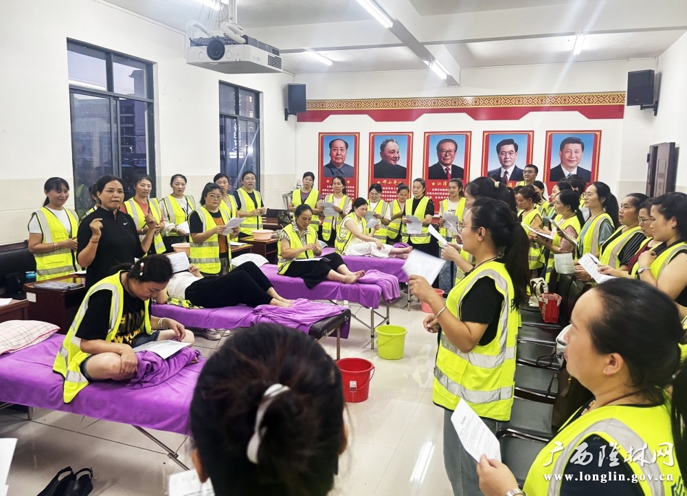 图为:实操教学培训现场 图为:实操教学培训现场