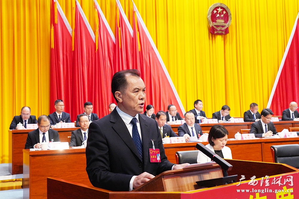 黄世恩作人大常委会工作报告1 黄世恩作人大常委会工作报告1